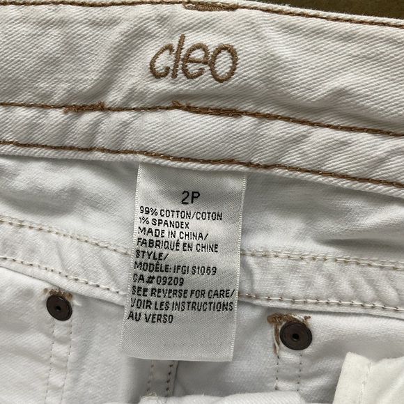 From Cleo Vintage Pair of Off White Bootcut Jeans with Contrasting Seams - Picture 6 of 6